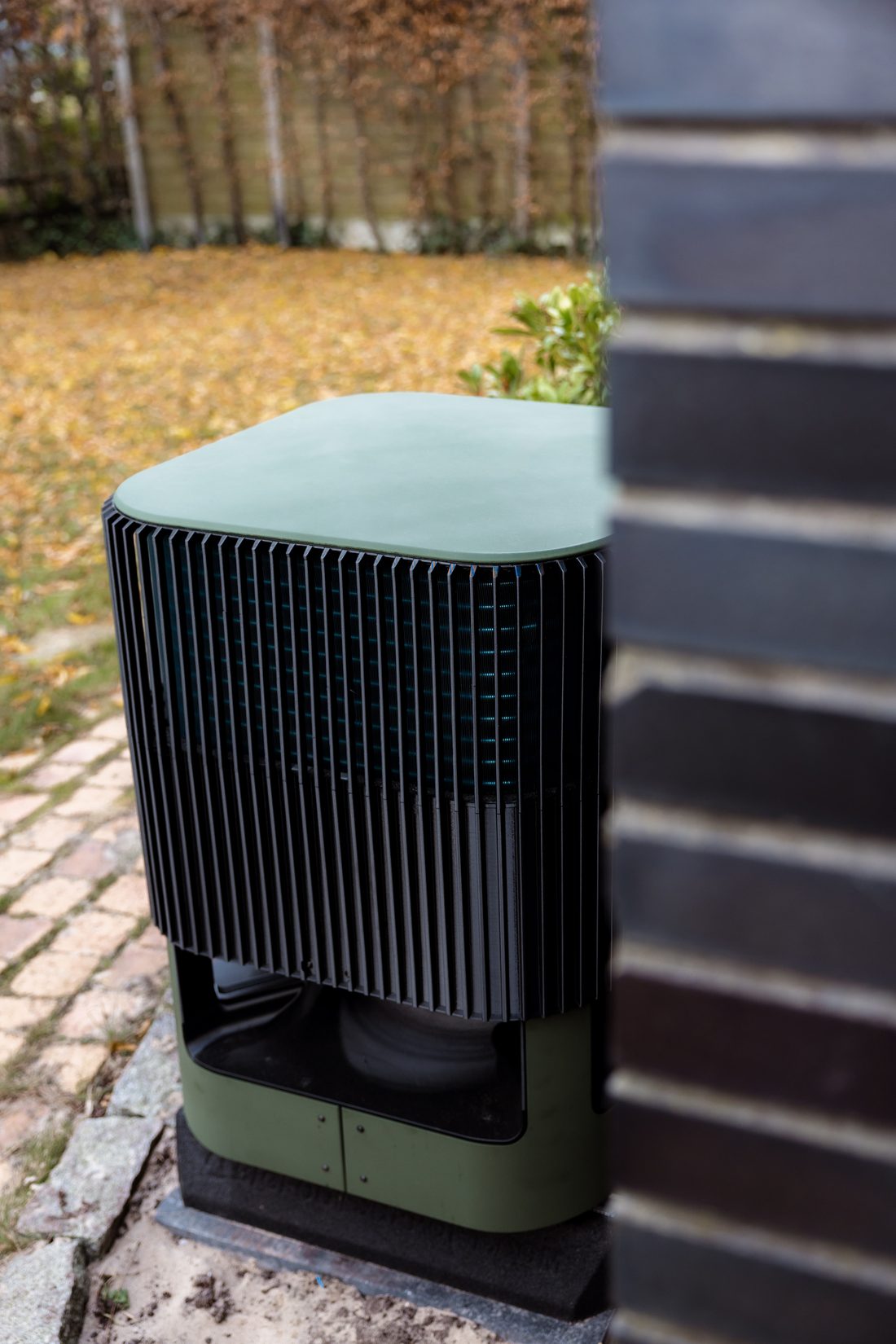 Detail van de compacte behuizing van de Whspr
